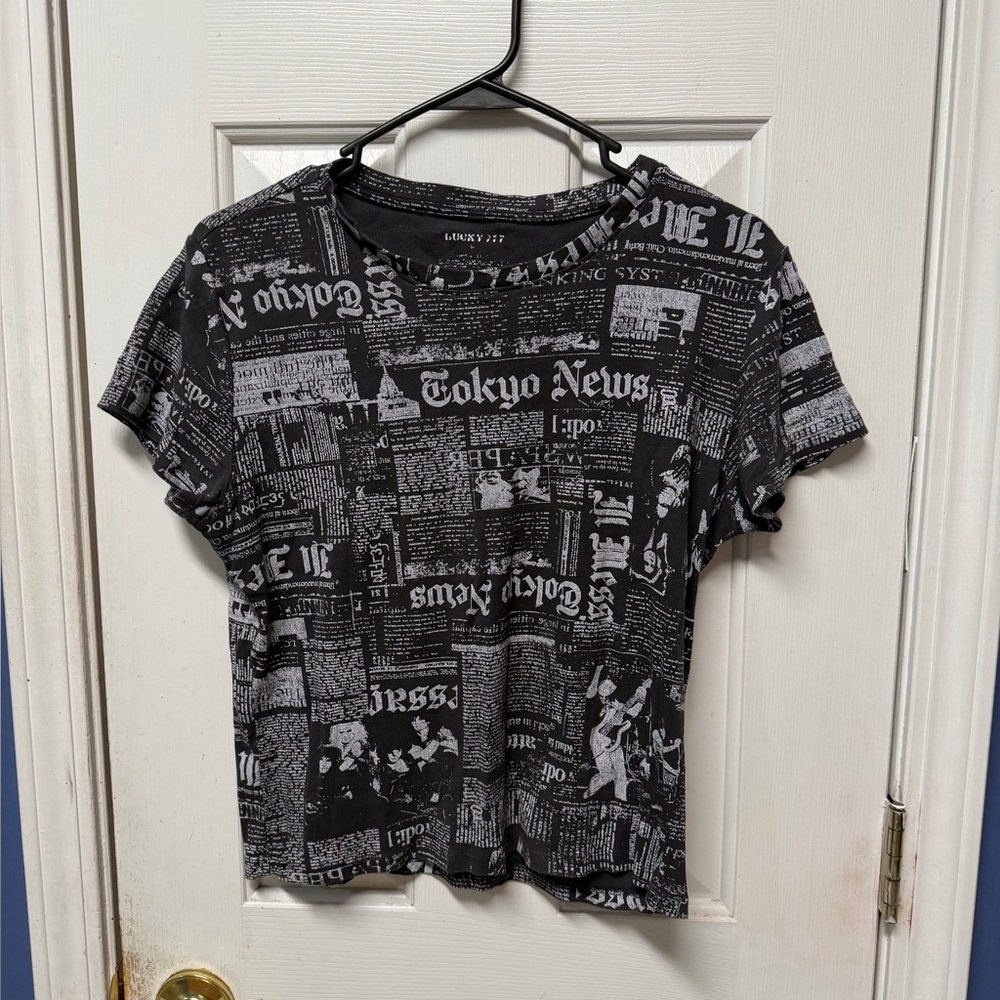 Lucky 777 Brand  Newspaper Print T Shirt Medium Black White Print Crop